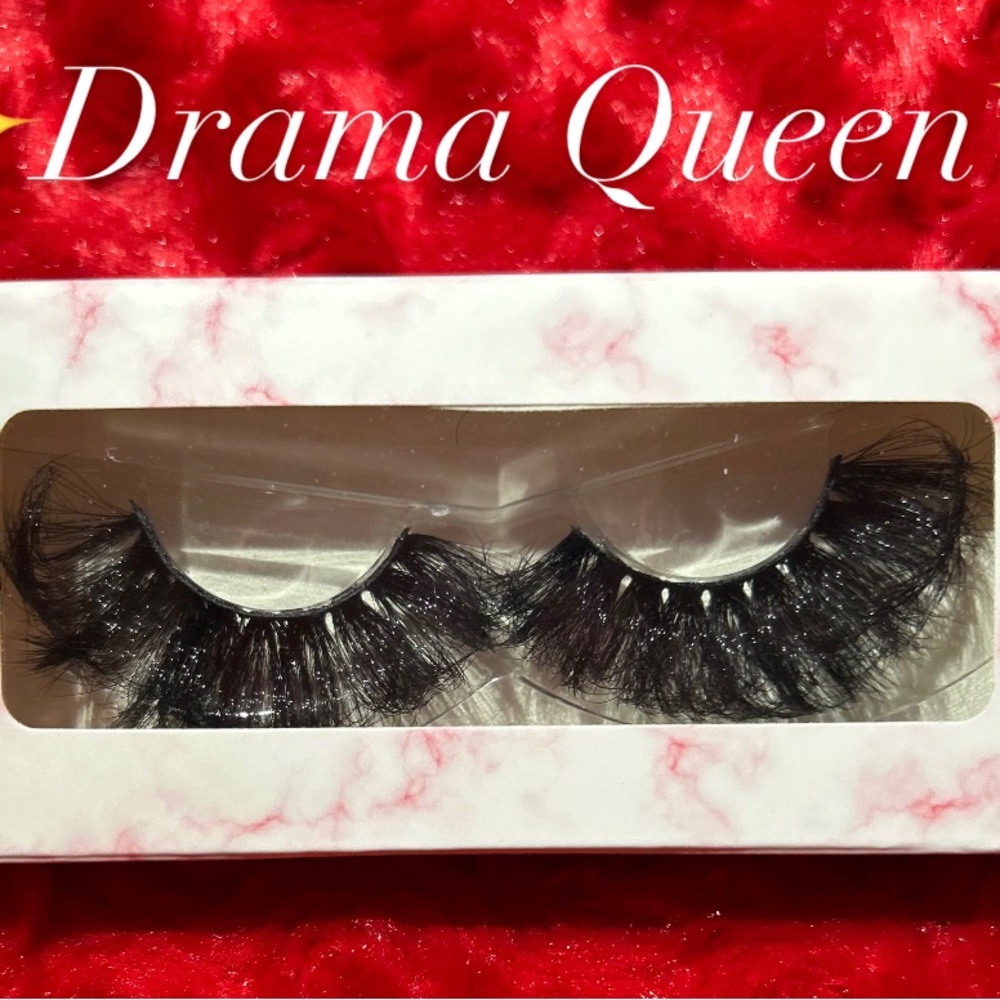 Lashes - Picture 12 of 12